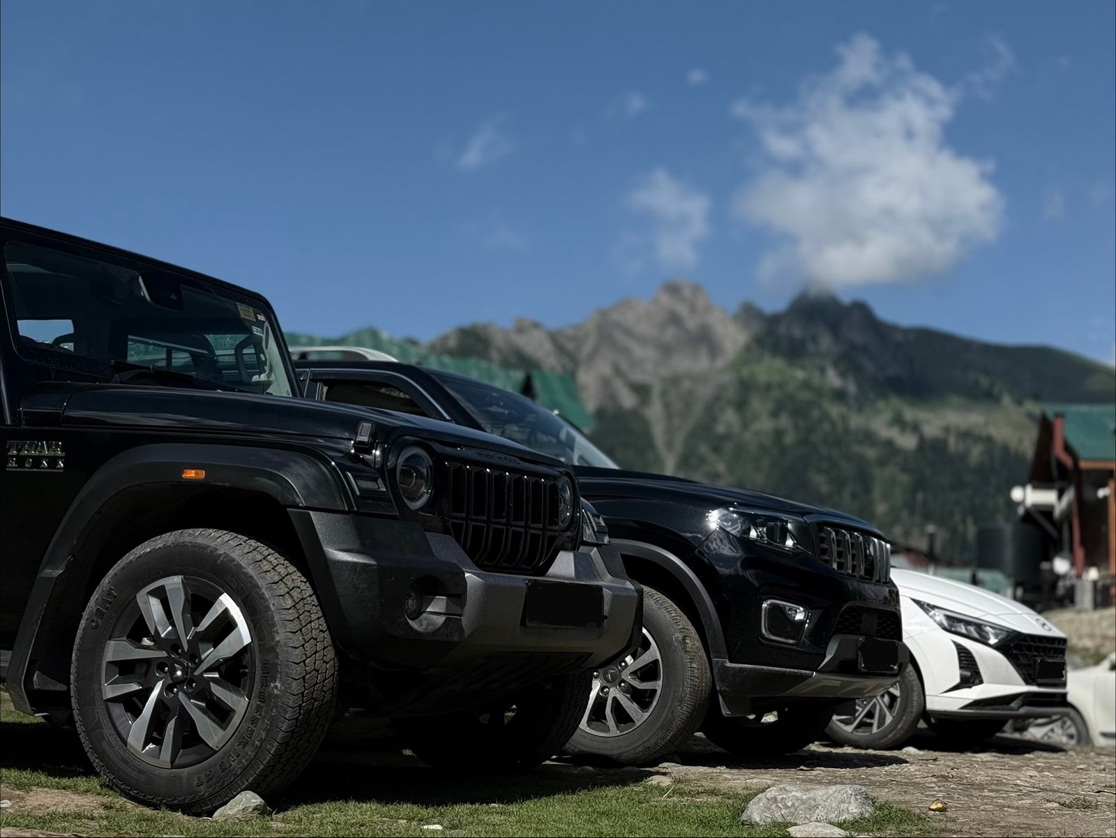 Self drive cars in srinagar Srinagar Rentals copyrighted image